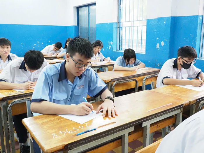 Học sinh tham gia kỳ thi tuyển sinh lớp 10 công lập năm học 2026-2027 tại TPHCM