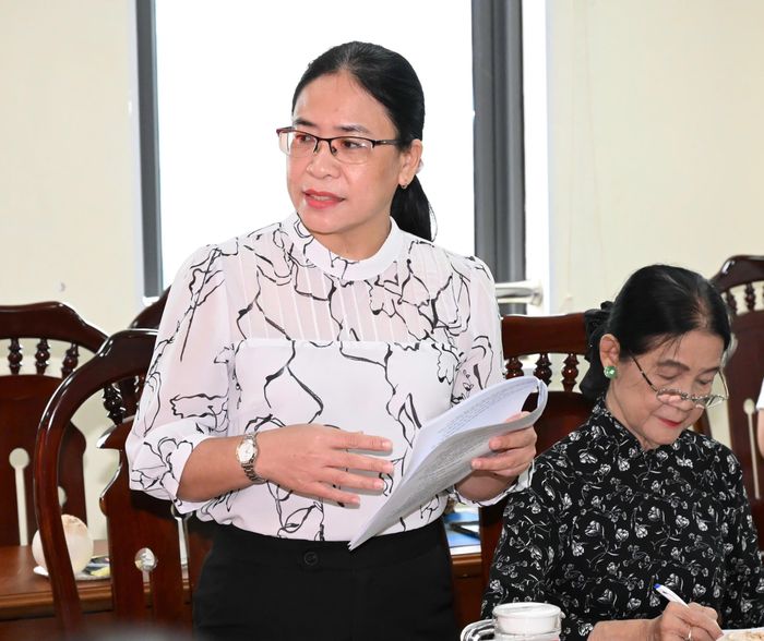  Phó Trưởng Ban Tuyên giáo và Dân vận Thành ủy TPHCM Nguyễn Thị Tuyết Minh nêu góp ý tại hội nghị. Ảnh: VIỆT DŨNG 