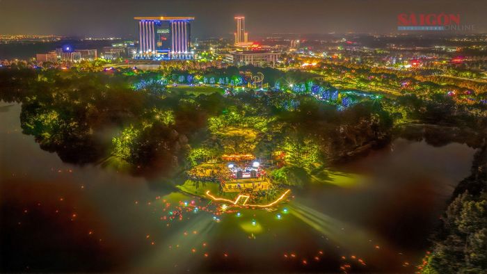  Đêm hội hoa đăng thắp sáng ước mơ tại phường Bình Dương 