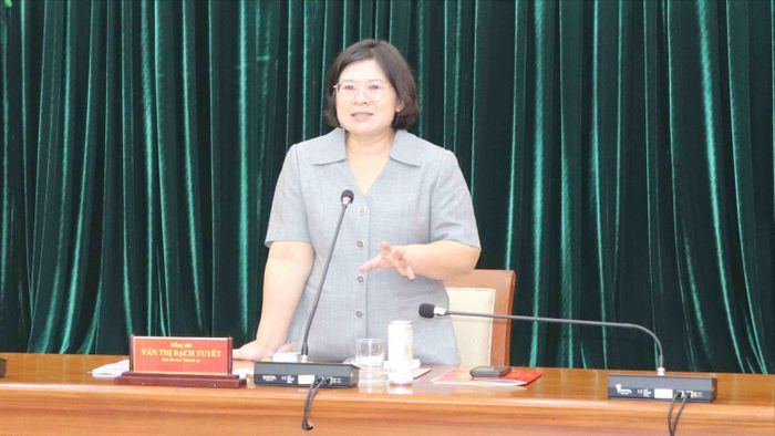  Phó Bí thư Thành ủy TPHCM Văn Thị Bạch Tuyết phát biểu kết luận buổi làm việc 