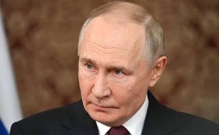 Theo các quan chức Điện Kremlin, ông Putin không chỉ không dùng smartphone mà còn không sở hữu bất kỳ tài khoản mạng xã hội cá nhân nào, bất chấp việc đây là những công cụ giao tiếp phổ biến đối với các nhà lãnh đạo trên thế giới.