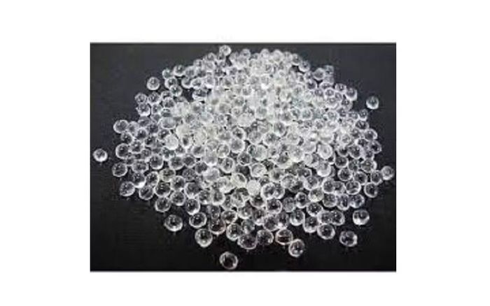 Nguồn cung vật liệu này bị gián đoạn sau khi khu phức hợp công nghiệp và hóa dầu tại Jubail, Saudi Arabia, một trong những trung tâm sản xuất PPE lớn nhất thế giới, phải ngừng hoạt động do căng thẳng địa chính trị và những rủi ro liên quan đến vận tải hàng hóa qua eo biển Hormuz.