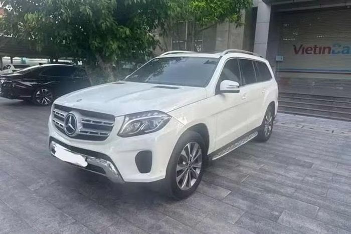 Chiếc SUV hạng sang Mercedes-Benz GLS 400 4Matic đời 2017 được rao bán.