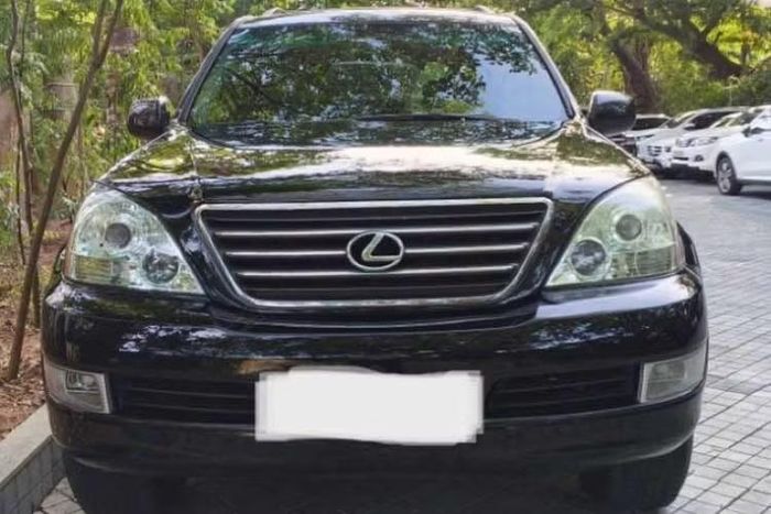 Tập đoàn Sơn Hải còn tìm chủ mới cho loạt SUV hạng sang cỡ lớn, bao gồm Lexus LX 570 đời 2010, Lexus GX 470 đời 2005 và Lexus GX 460 Premium đời 2010.
