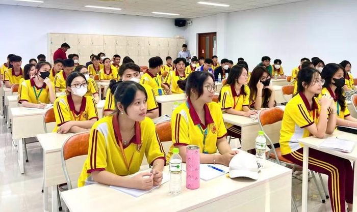 Hoạt động học tập tại Trường Mầm non-Tiểu học-THCS-THPT Nam Việt.