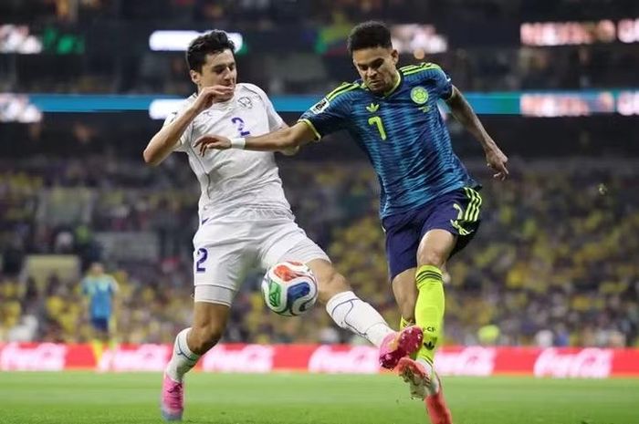 Uzbekistan thua Colombia 1–3 ở lượt đầu và vẫn đang thích nghi với áp lực của kỳ World Cup đầu tiên trong lịch sử.