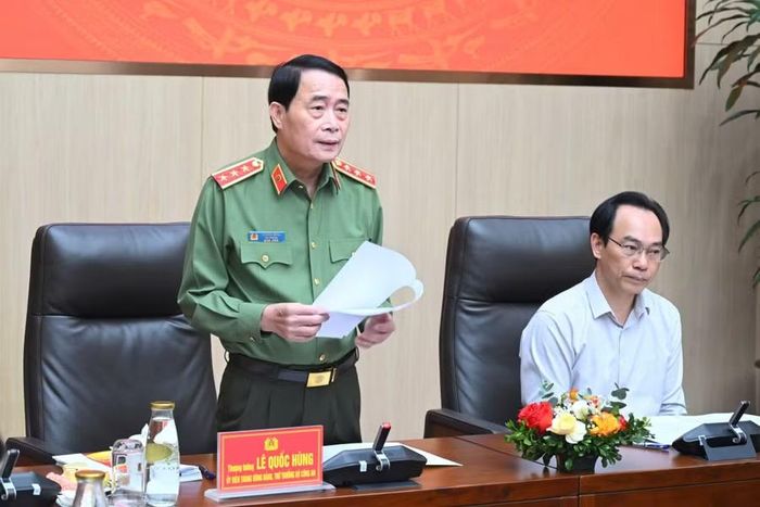 Thứ trưởng Bộ Công an Lê Quốc Hùng phát biểu tại buổi làm việc.