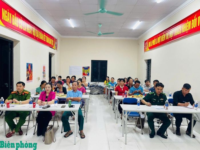 Lớp học nhận được sự quan tâm của chính quyền, các lực lượng tại địa phương và thu hút đông đảo các chị em hội viên, phụ nữ bản Pom Khuông. Ảnh: Nguyên Túc