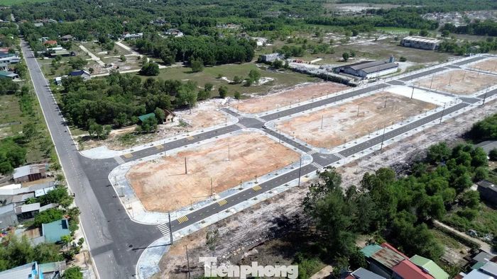 Dự án hạ tầng kỹ thuật các khu TĐC và khu nghĩa trang phục vụ dự án đường sắt tốc độ cao phía nam TP. Huế đi qua các xã Phú Vang, Phú Hồ và Phú Lộc có tổng diện tích ảnh hưởng hơn 310 ha, gồm 5 khu TĐC, 2 khu nghĩa trang và 1 khu chợ kết hợp TĐC, với tổng mức đầu tư hơn 362 tỷ đồng.