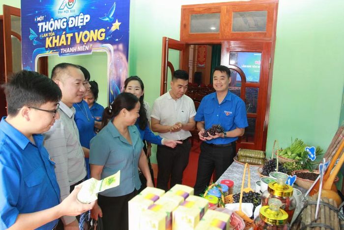 Các gian hàng truyền thống được trưng bày, giới thiệu tại hội nghị.