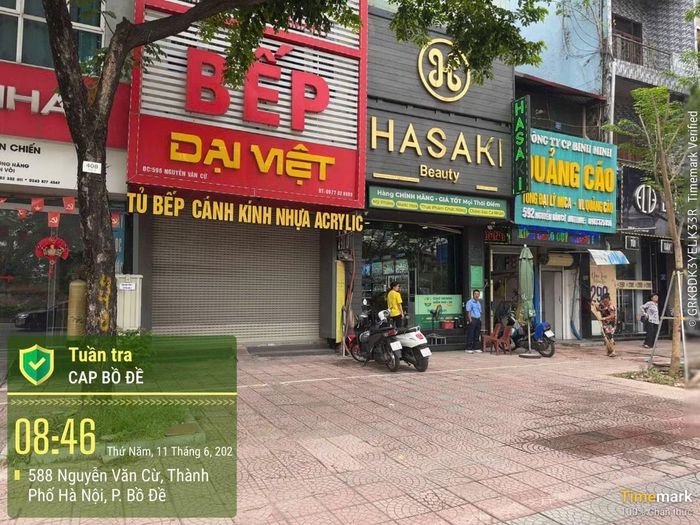 Công an phường Bồ Đề tổ chức tuyên truyền và giám sát hiệu quả việc thực hiện nếp sống văn minh đô thị tại nhiều tuyến phố trên địa bàn