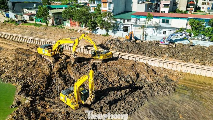 Dự kiến đến cuối tháng 6 sẽ hoàn thành phần dầm mũ và cơ bản nạo vét xong lòng hồ. Các hạng mục còn lại dự kiến hoàn tất trong tháng 7/2026.