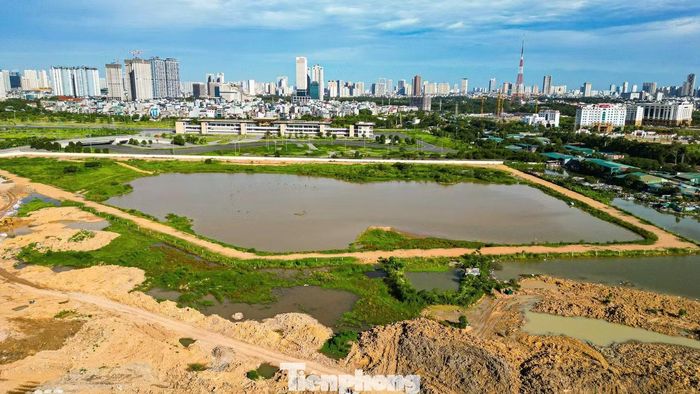 Đây là một trong những dự án được triển khai theo cơ chế khẩn cấp, được kỳ vọng góp phần xử lý tình trạng ngập úng tại nhiều khu vực thường xuyên xảy ra ngập nước như Trần Bình, Nguyễn Hoàng, Lê Đức Thọ và khu vực quanh sân vận động Mỹ Đình.
