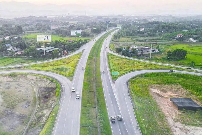 Cao tốc Hà Nội - Thái Nguyên qua tỉnh Thái Nguyên có chiều dài khoảng 60km.