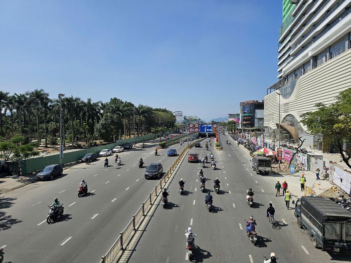 Văn hóa giao thông được hình thành từ ý thức tự giác chấp hành pháp luật của mỗi người khi tham gia giao thông.