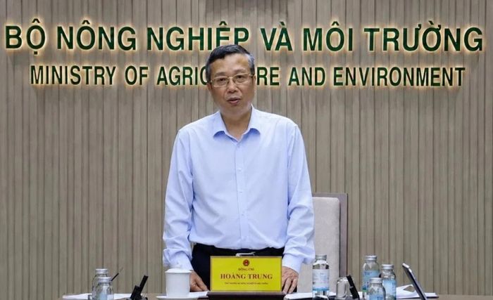 Thứ trưởng Bộ NN&amp;MT Hoàng Trung kết luận nội dung chỉ đạo tại cuộc họp ngày 22/6