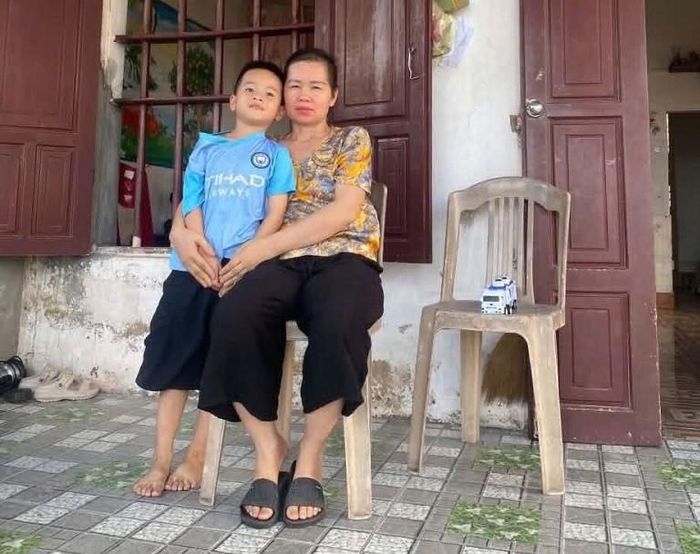 Điều chị lo nhất là bé Kiên còn nhỏ, sẽ thiếu vắng tình yêu thương của mẹ 