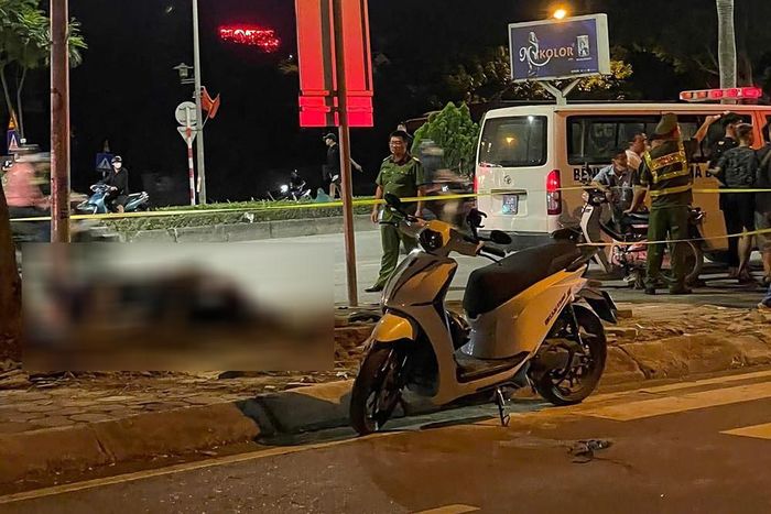 Vụ việc xảy ra trên đường Lê Trọng Tấn. Ảnh: Hoàng Tùng