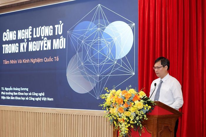 TS Nguyễn Hoàng Dương, Phó Trưởng Ban Khoa học và Công nghệ, Viện Hàn lâm Khoa học và Công nghệ Việt Nam trình bày tham luận tại hội thảo. Ảnh: Ảnh: HCMA