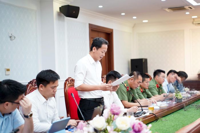 Đại diện liên doanh VINADIC - Châu Âu Nam báo cáo tại buổi làm việc. Ảnh: AMACCAO