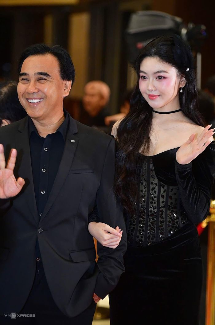 MC Quyền Linh đồng hành cùng các con trong nhiều sự kiện.