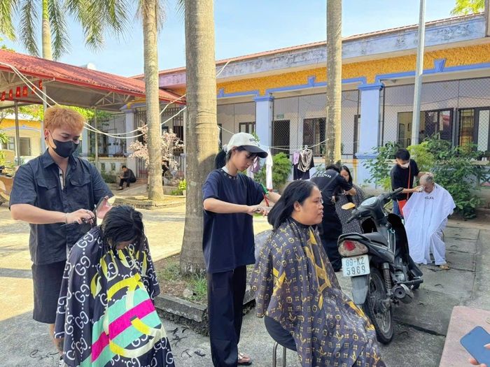 Tham gia hoạt động thiện nguyện giúp các thành viên CLB Tóc đẹp Phố Hiến trân trọng hơn cuộc sống hiện tại và quan tâm nhiều hơn đến gia đình