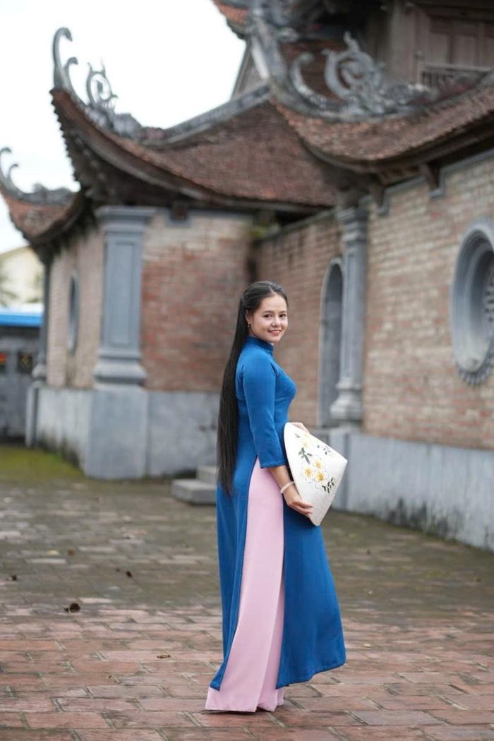  Trương Phương Nga và mái tóc dài trước khi hiến tóc.