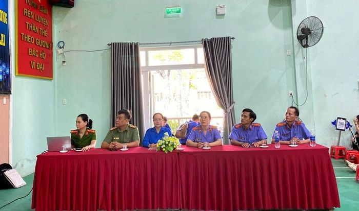  Các đại biểu tham dự chương trình.