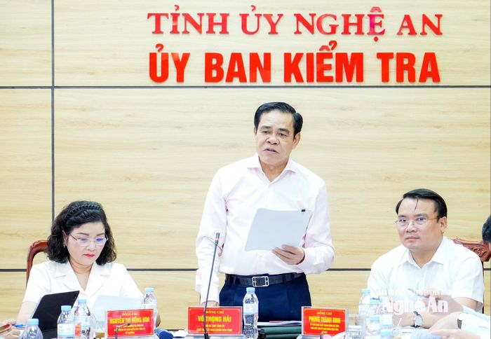 Đồng chí Võ Trọng Hải - Phó Bí thư Tỉnh ủy, Chủ tịch UBND tỉnh tham dự thảo luận tại Tổ 3. Ảnh: Phạm Bằng