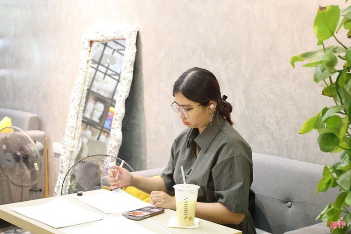 Việc chủ động lập kế hoạch và quản lý thời gian giúp nhiều bạn trẻ cân bằng giữa công việc chính, nghề tay trái và các mục tiêu phát triển cá nhân.