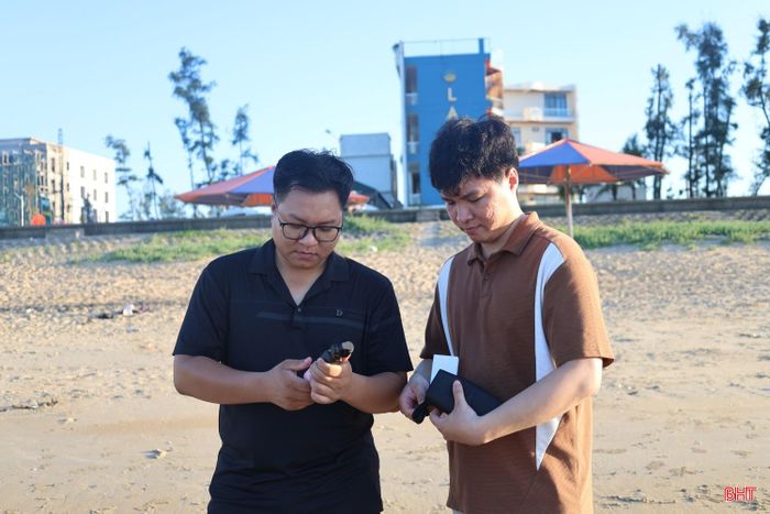  Nhiều người trẻ cùng hợp tác theo nhóm để phát triển nội dung số. 