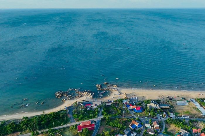 Biển, núi và làng quê đan xen tạo nên vẻ đẹp đặc trưng của vùng đất Kỳ Xuân, nơi thiên nhiên vẫn giữ được nhiều nét nguyên sơ.