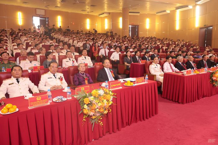Các đại biểu Bộ Công an, tỉnh Hà Tĩnh tham dự lễ kỷ niệm.