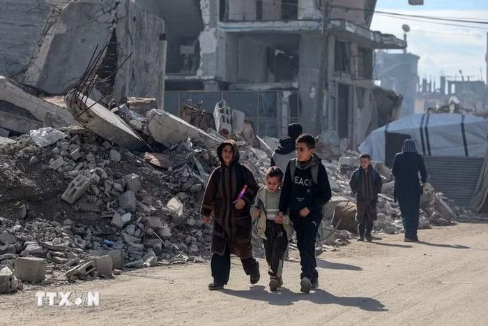 Người dân tại Dải Gaza. (Ảnh: THX/TTXVN)