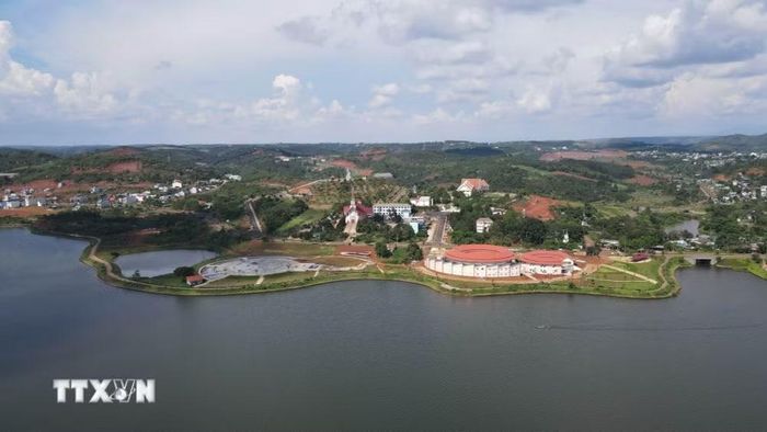 Dự án khu liên hợp bảo tàng, thư viện và công viên Đắk Nông đang được thi công hoàn thiện. (Ảnh: Hưng Thịnh /TTXVN)