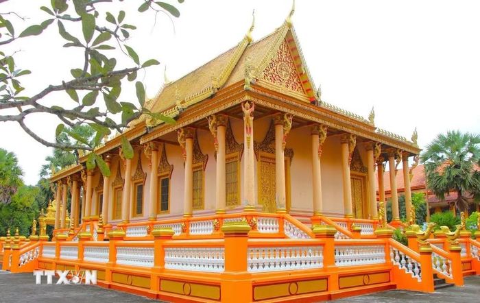Chùa Kleang, một ngôi chùa cổ của người Khmer Nam Bộ được công nhận là Di tích kiến trúc nghệ thuật cấp Quốc Gia vào năm 1990. (Ảnh: Nguyễn Hằng/TTXVN)