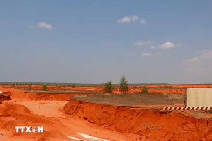 Khu vực xây dựng Hạng mục hàng không dân dụng của sân bay Phan Thiết. (Ảnh: Nguyễn Thanh/TTXVN)