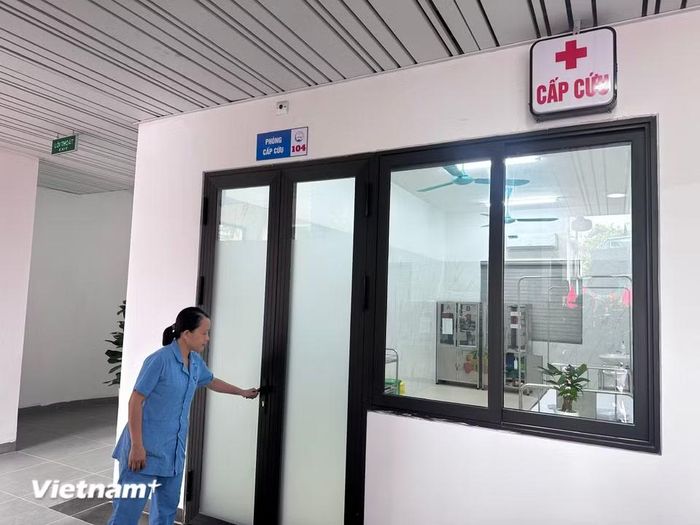 Phòng cấp cứu trong Cơ sở chăm sóc sức khỏe ban ngày cho người cao tuổi phường Long Biên. (Ảnh: Thùy Giang/Vietnam+)
