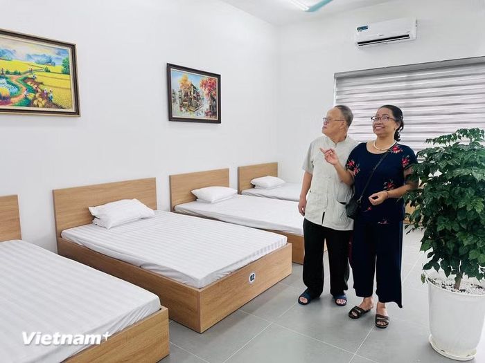 Khu phòng nghỉ tại Cơ sở chăm sóc sức khỏe ban ngày cho người cao tuổi ở phường Long Biên. (Ảnh: T.G/Vietnam+)
