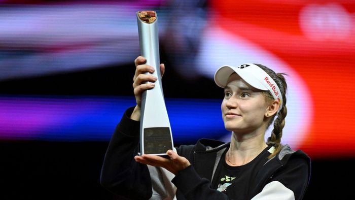 Rybakina rút lui khỏi Wimbledon vì chấn thương. Ảnh: Sky Sport