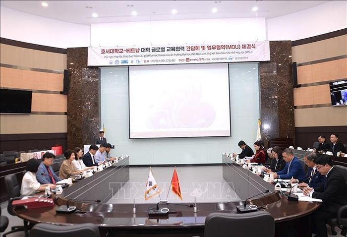 Quang cảnh buổi thảo luận.