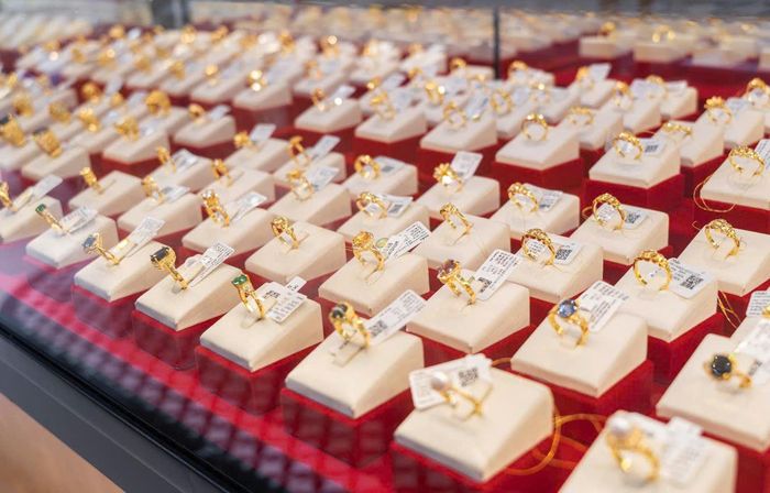 Mặt hàng vàng trang sức là lựa chọn của nhiều khách hàng khi muốn tích trữ.