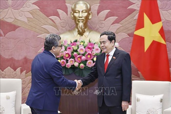 Chủ tịch Quốc hội Trần Thanh Mẫn tiếp Đại sứ đặc mệnh toàn quyền Nhà nước Palestine tại Việt Nam Saadi Salama. Ảnh: Doãn Tấn/TTXVN
