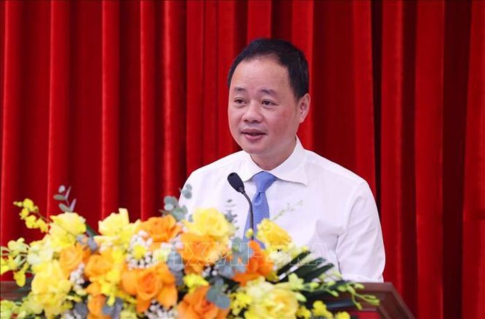GS. TS. Trần Hồng Thái, Chủ tịch Viện Hàn lâm Khoa học và Công nghệ Việt Nam, Phó Trưởng Ban Chính sách, chiến lược Trung ương phát biểu đề dẫn hội thảo. Ảnh: Văn Điệp/TTXVN