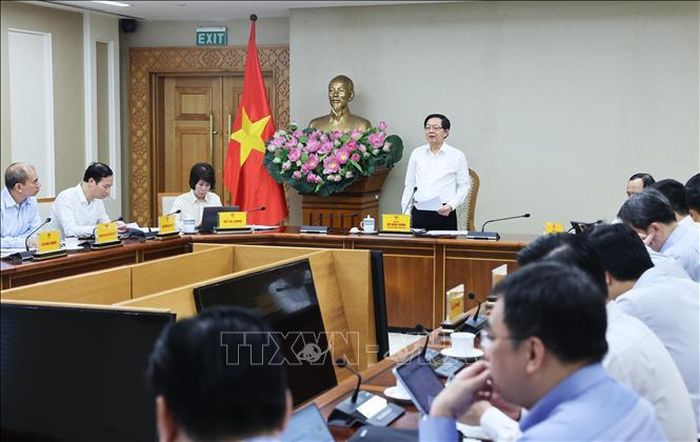 Phó Thủ tướng Hồ Quốc Dũng chủ trì họp về Đề án phát triển hệ thống các trung tâm nghiên cứu, thử nghiệm, các phòng thí nghiệm trọng điểm quốc gia, tập trung cho công nghệ chiến lược. Ảnh: Lâm Khánh/TTXVN.