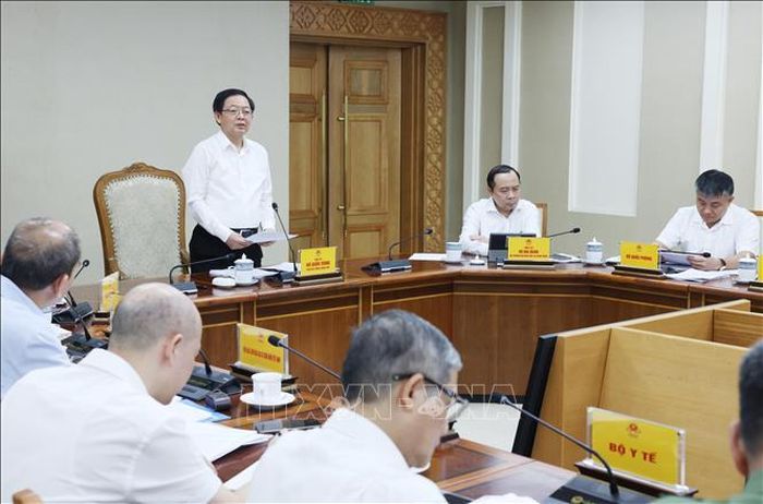 Phó Thủ tướng Hồ Quốc Dũng chủ trì họp về Đề án phát triển hệ thống các trung tâm nghiên cứu, thử nghiệm, các phòng thí nghiệm trọng điểm quốc gia, tập trung cho công nghệ chiến lược. Ảnh: Lâm Khánh/TTXVN.