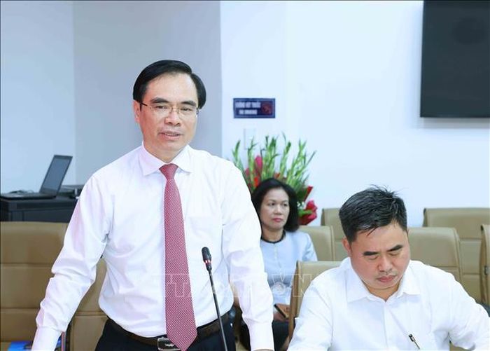 Đồng chí Dương Trung Ý, Ủy viên Trung ương Đảng, Tổng Biên tập Tạp chí Cộng sản phát biểu tại buổi làm việc. Ảnh: Phương Hoa/TTXVN