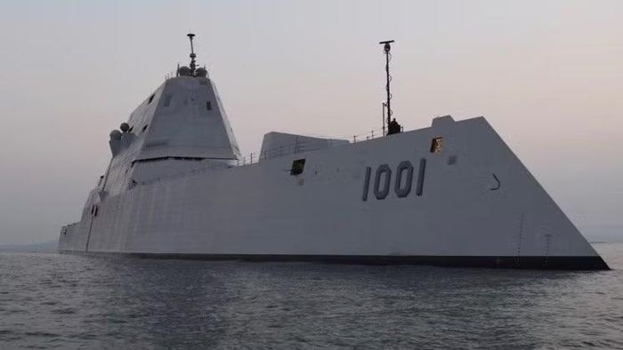 Tàu khu trục tàng hình lớp Zumwalt của Hải quân Mỹ - Sự thất bại của chương trình đã khiến DDG(X) trở nên cấp thiết hơn. Ảnh: MW.