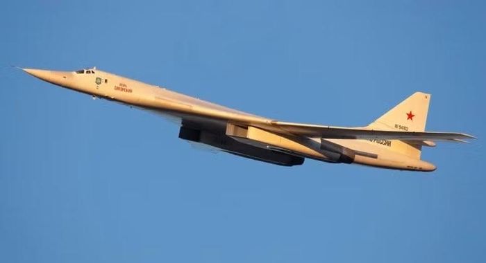 Máy bay ném bom chiến lược Tu-160 của Lực lượng Không quân Vũ trụ Nga. Ảnh: MW.