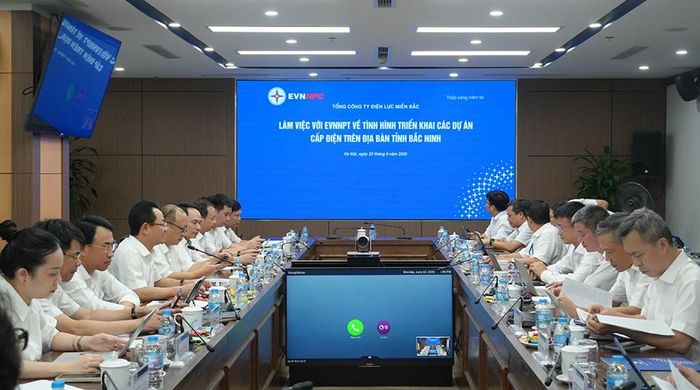 Buổi làm việc giữa EVNNPC với EVNNPT. Ảnh: EVNNPT